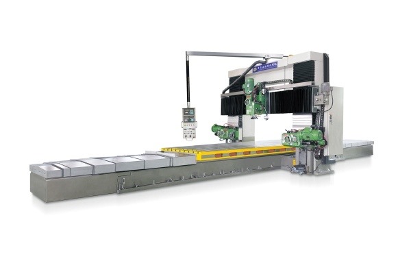 Precision Digital - Display Moving Beam Gantry Milling Machine